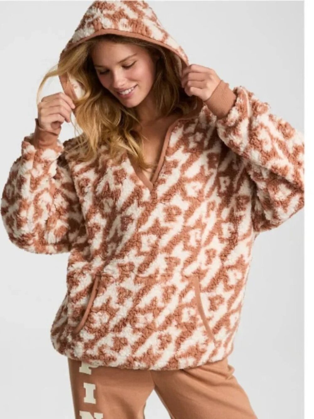 NWT Victorias Secret PINK Fuzzy Hoodie Oversized Pullover Sherpa Coat Logo L